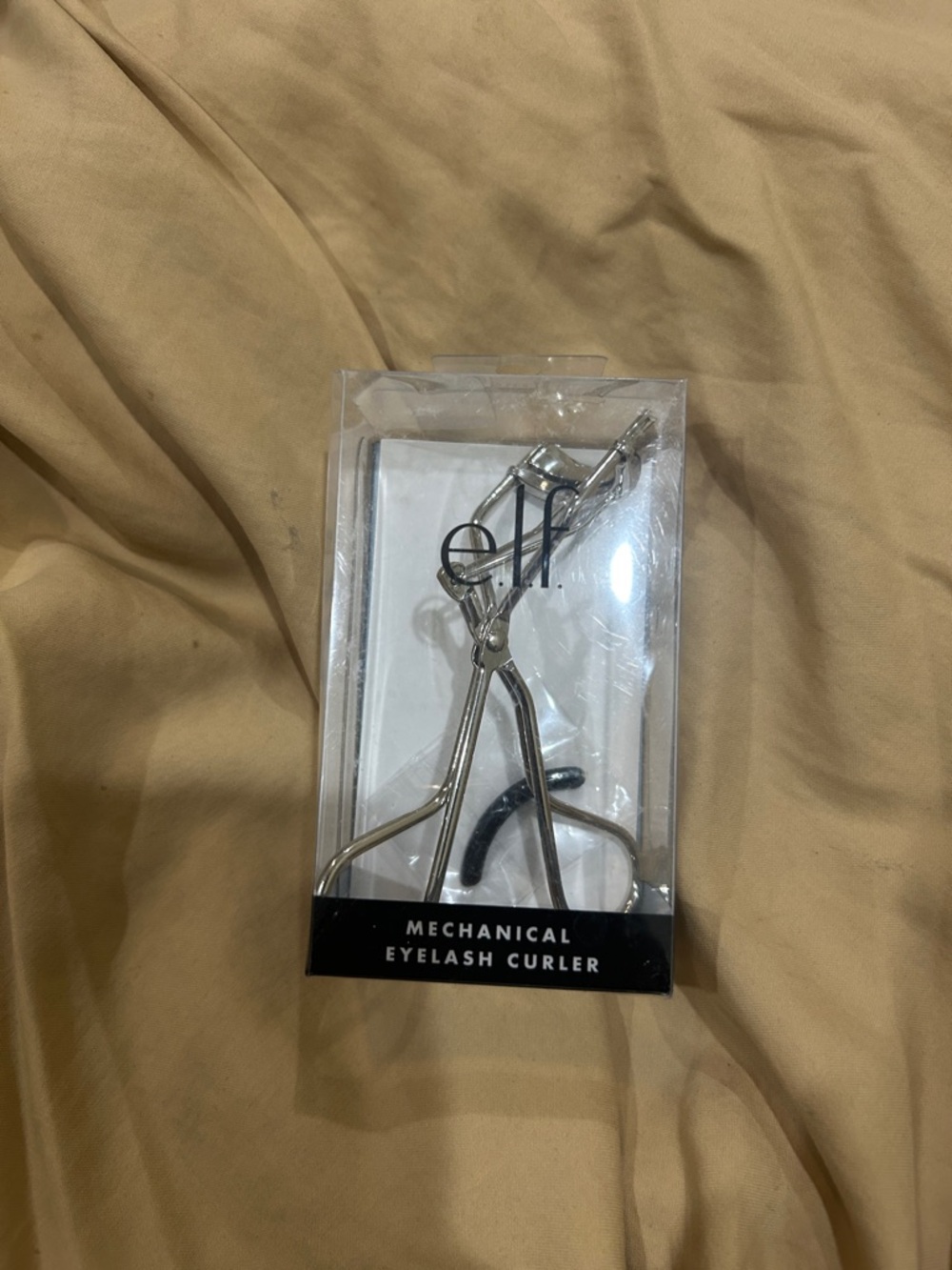 e.l.f. Mechanical Eyelash Curler - Silver